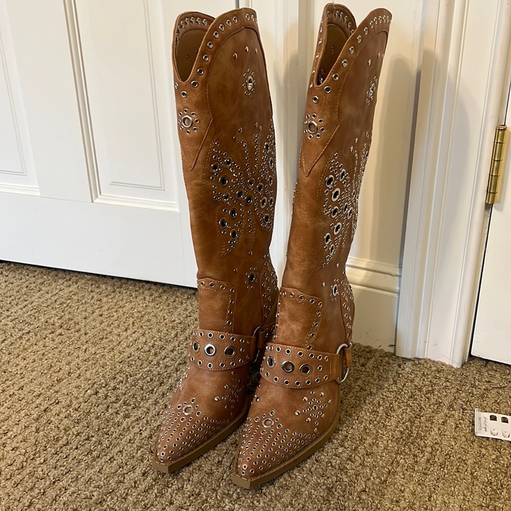Current Mood Butterfly bedazzled cowboy boots size 10